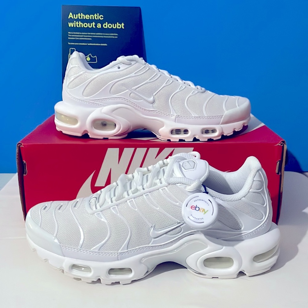 Size 8.5W / 7M (US) Nike Woman’s Air Max Plus • Pure Platinum • DM2362-100